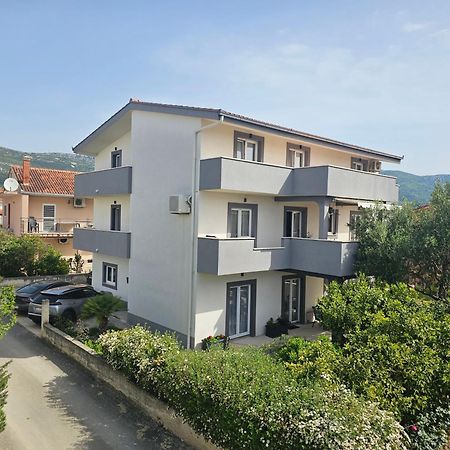 Apartmani Dianna Kaštela Zewnętrze zdjęcie