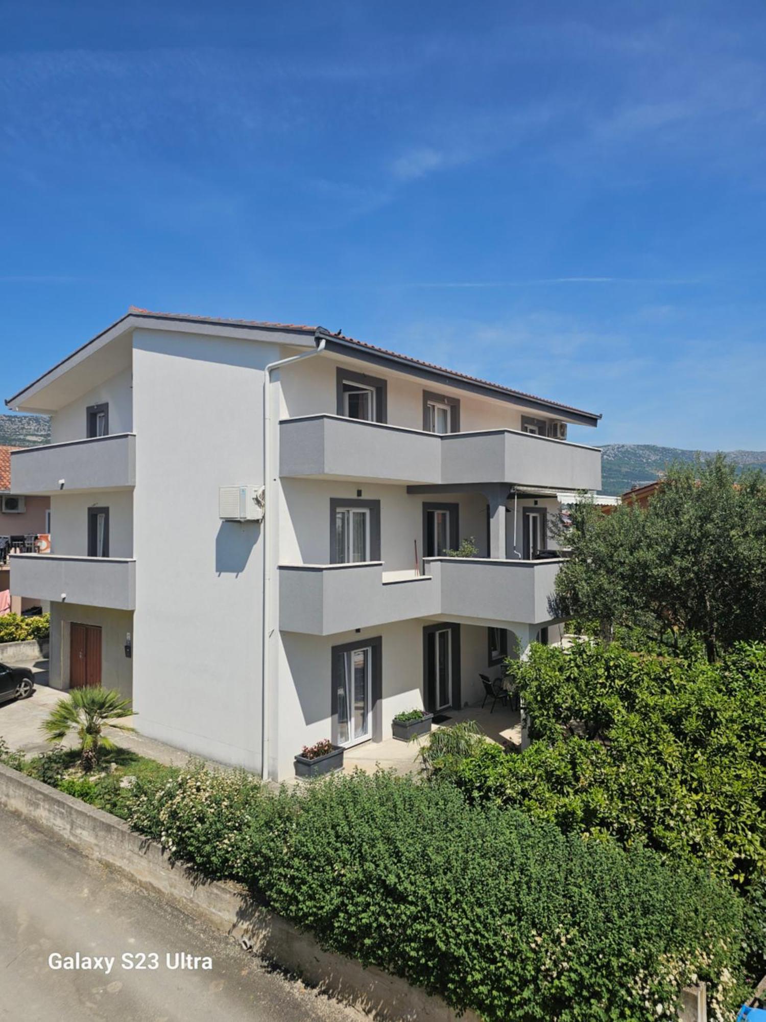 Apartmani Dianna Kaštela Zewnętrze zdjęcie