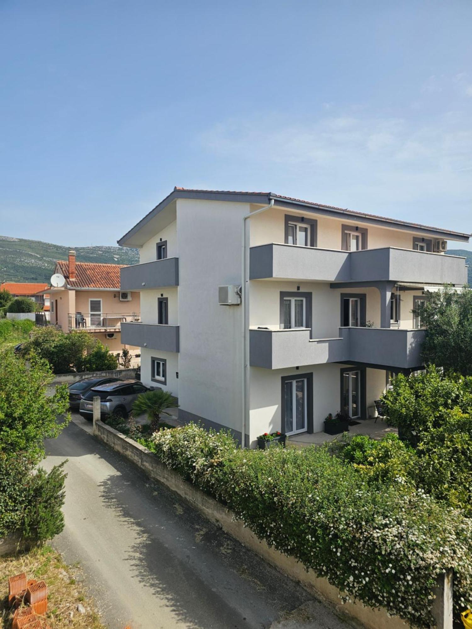 Apartmani Dianna Kaštela Zewnętrze zdjęcie